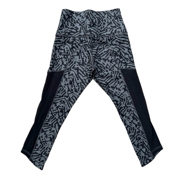 Lululemon Hot To Street Crop Biggie Brushed Animal‎ Coal Black / Black - Picture 1 of 5